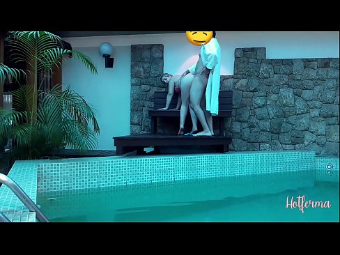 ❤️ A főnök meghívja a szobalányt a medencébe, de nem tud ellenállni egy forró Porno at hu.poliglass34.ru ☑